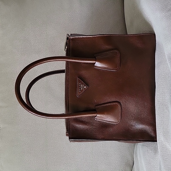 Authentic Prada Twin Pocket Tote Hand & Crossbody Bag - Picture 1 of 15